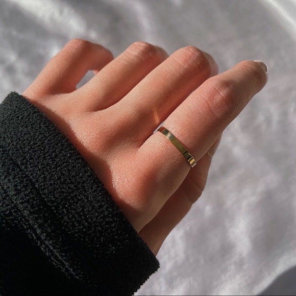 Flat 14K Gold Filled Band - Picture 3 of 3